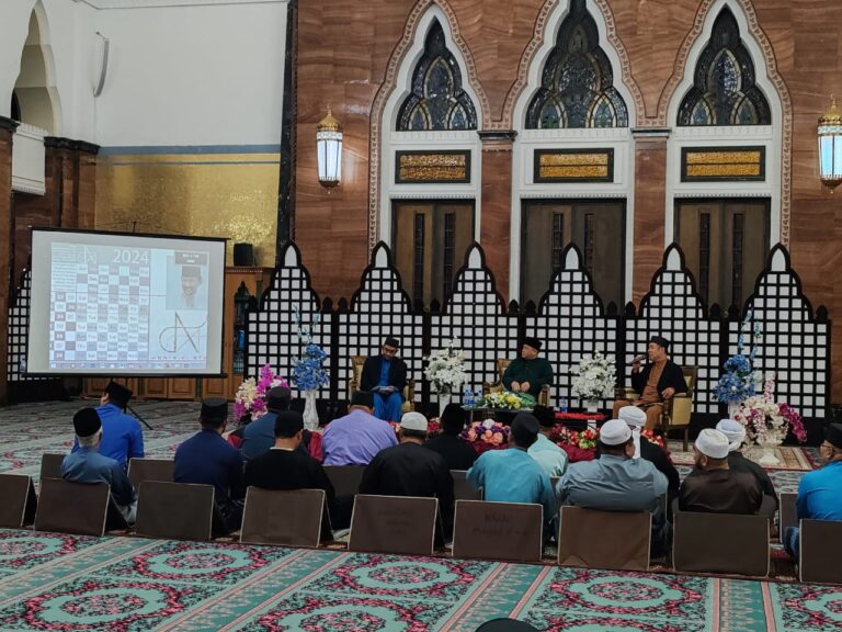 PUJA Member Ar. Pg Adnan Highlights Masjid Omar Ali Saifuddien’s Splendor at 66th Anniversary Celebration