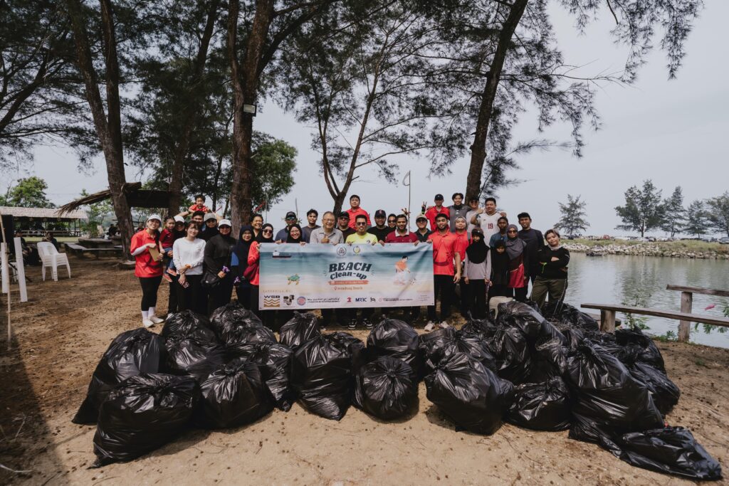 PUJA Brunei Institute of Surveyors and Beach Bunch Bring the Community Together for Jerudong Beach Cleanup